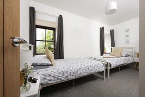 2 bedrooms, iron/ironing board, travel cot, Internet