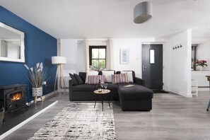 Smart TV - Aval Dor Barn, Hot Tub, Pet Friendly (Crowlas)
