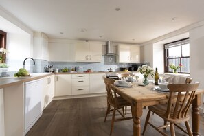 Fridge, microwave, oven, dishwasher - The Old Hay Barn, Croft Hooper -  a cottage that sleeps 4 guests  in 2 bedrooms (Crowlas)