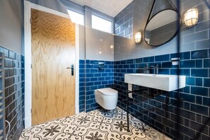 Luxury Apartment, Private Bathroom (Town Centre) | Bathroom
