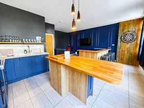 Lounge - Bullseye Bunk House by Sasco (Blackpool)