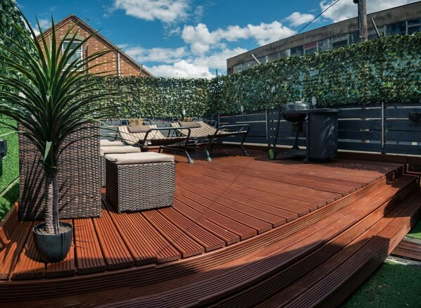 Terrace/patio - Unique Town Centre Apartment/ Air Con/ Private Roof Terrace/ Jacuzzi/ 2 Bedrooms (Loughborough)