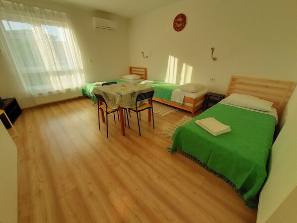 1 bedroom, free WiFi, bed sheets