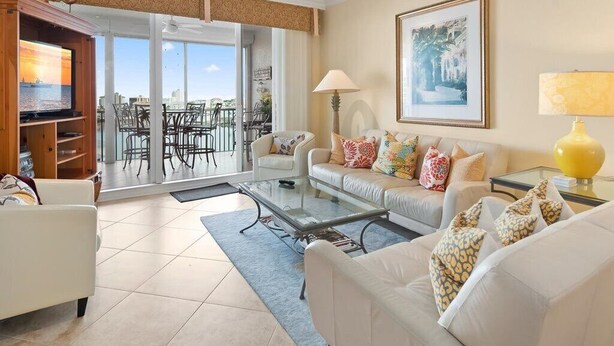 Smart TV - 10th-Floor Luxury Condo with Stunning Bay &Gulf Views I Walk to Vanderbilt Beach (Naples)