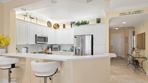 Coffee/tea maker, fridge, microwave, oven - 10th-Floor Luxury Condo with Stunning Bay &Gulf Views I Walk to Vanderbilt Beach (Naples)