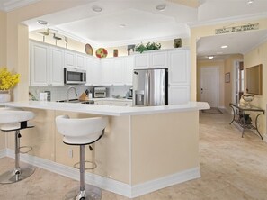 Fridge, microwave, oven, stovetop - 10th-Floor Luxury Condo with Stunning Bay &Gulf Views I Walk to Vanderbilt Beach (Naples)