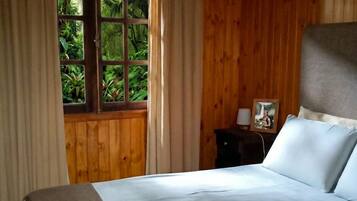 Standard-Ferienhütte | Hochwertige Bettwaren, Daunenbettdecken, Pillowtop-Betten