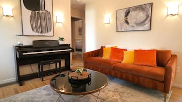 Een smart-tv en een kantoor