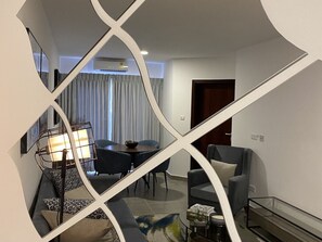 Luxury Suite | Living area - Oasis Park Residence (Accra)