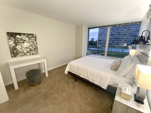 1 bedroom, desk, iron/ironing board, WiFi