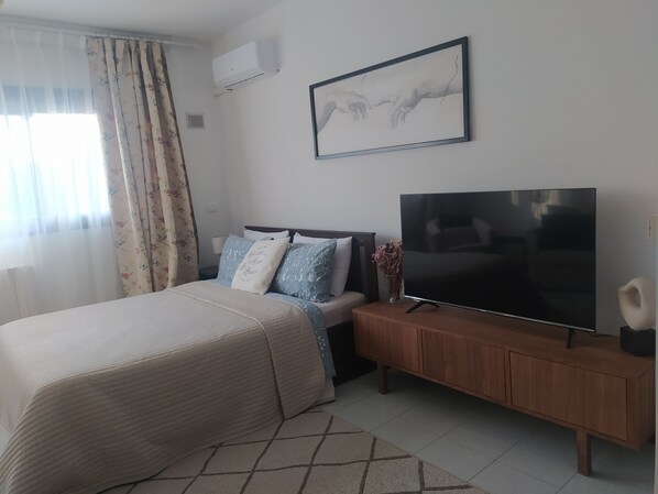 1 bedroom, iron/ironing board, free WiFi, bed sheets