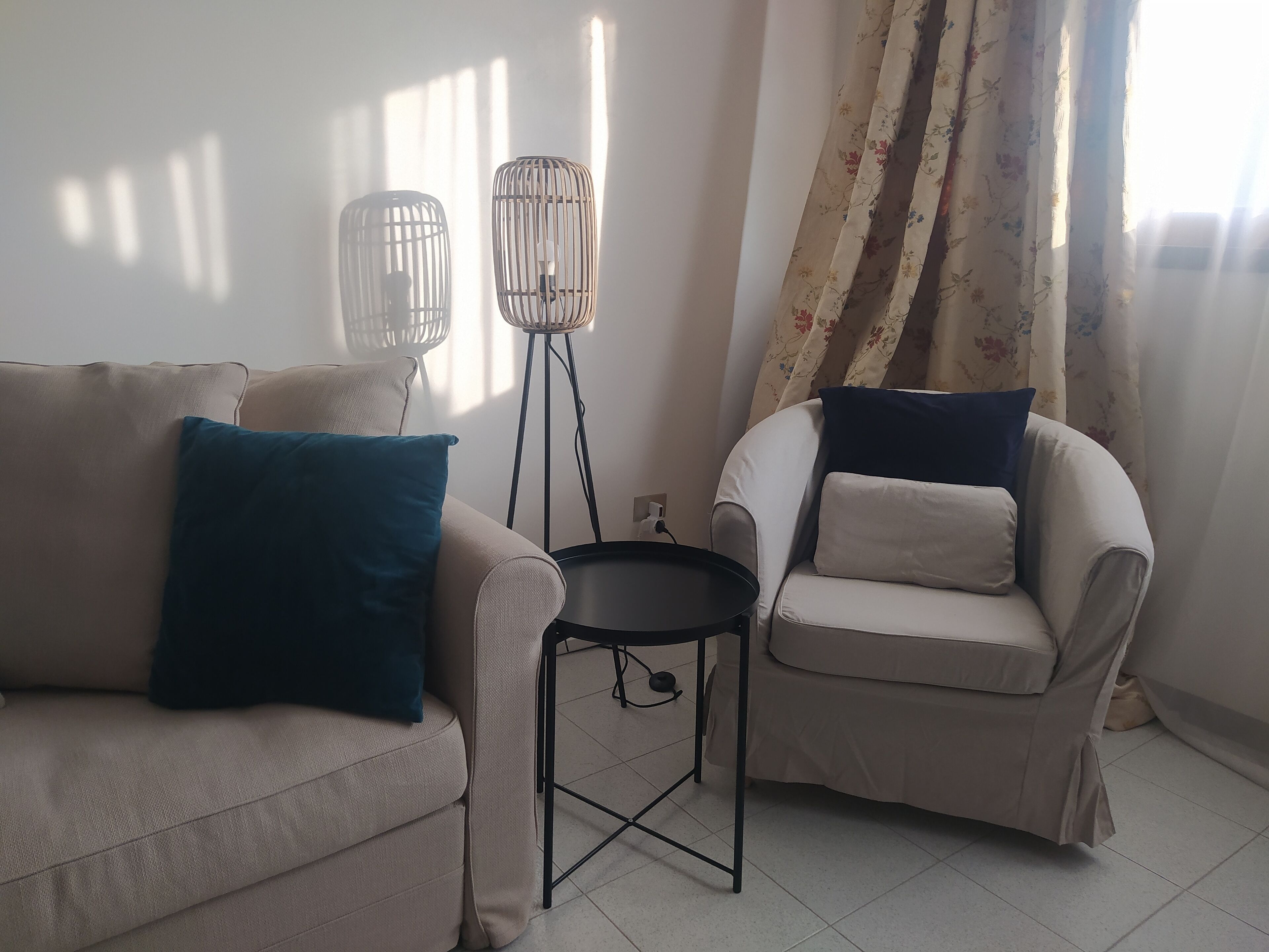 Smart-TV, Bücher, Arbeitsbereiche