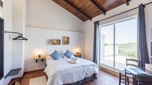 8 soverom, strykejern/-brett, reiseseng for barn og wi-fi