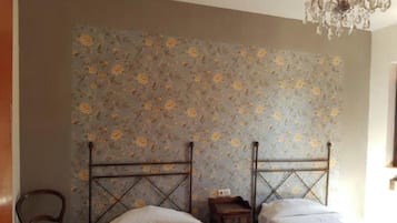 6 Schlafzimmer, Bügeleisen/Bügelbrett, kostenloses WLAN, Bettwäsche