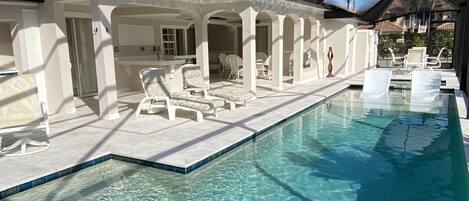 屋外プール、温水プール