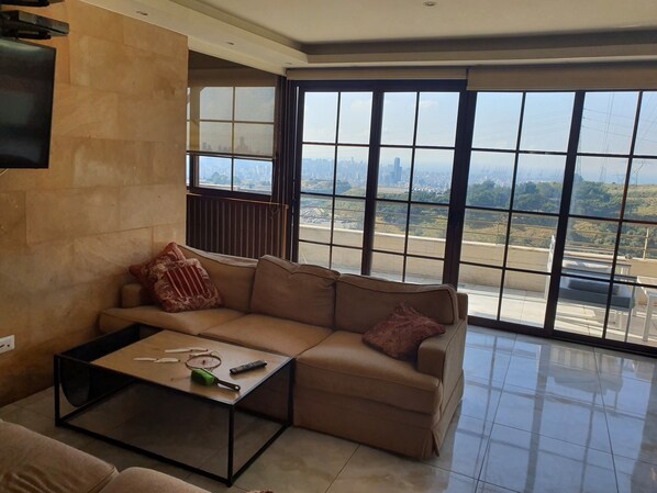 Smart-TV, Videospiele, DVD-Player, Stereoanlage