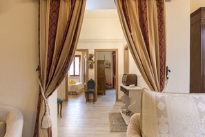 4 bedrooms, in-room safe, iron/ironing board, WiFi
