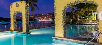 Frenchman's Cove 3-Bedroom Suite + Beachfront Amenities