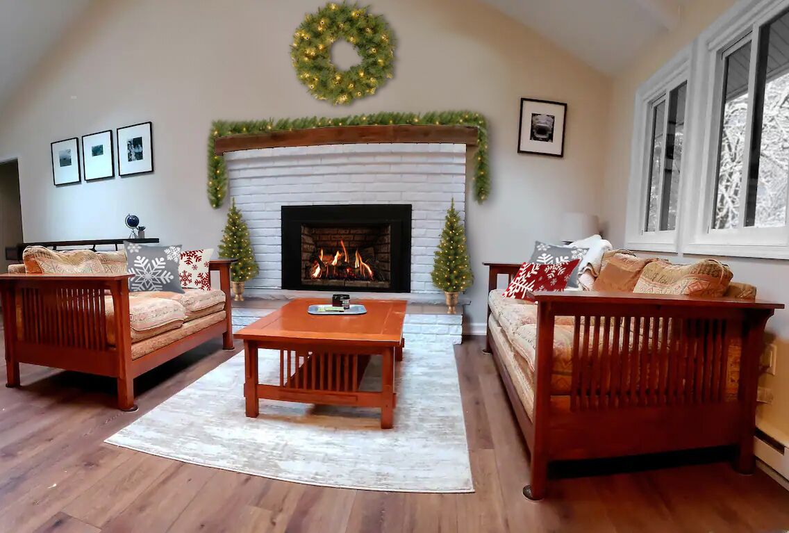 Naomi Lake House with Temporary Membership Available Close To Pool<br><br>