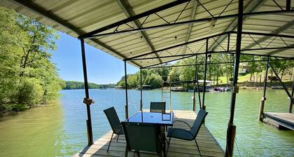 New house on Lake Hartwell with a pool!!