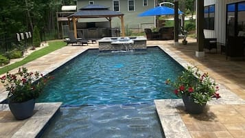 Piscine extérieure, piscine chauffée