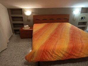 2 bedrooms, iron/ironing board, free WiFi, bed sheets - Appartamento Attico 4 P.letto CON Cucina E Terrazzo (Fiumicino)