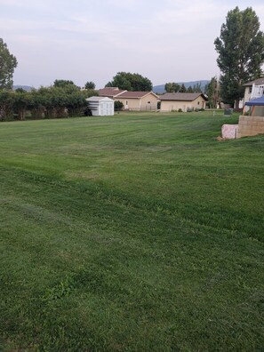 المنطقة المحيطة بالمنشأة