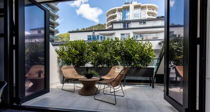 Designer Seaview Chic accommodation for the discerning traveler