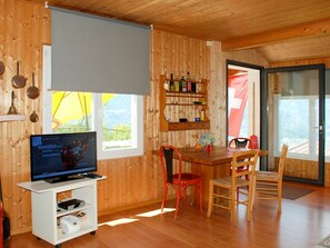 Furniture, Property, Window, Table, Building, Wood, Cabinetry, Interior Design, Living Room, Floor