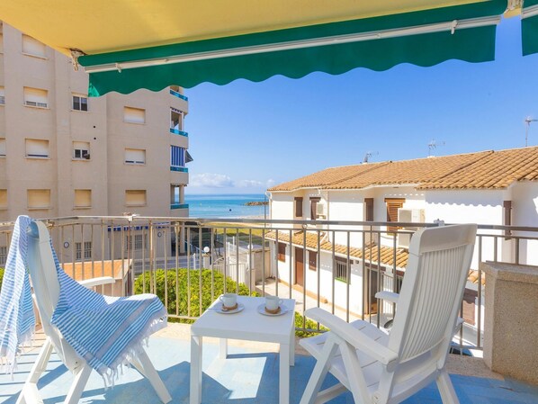 Terrace/patio - Lovely apartment for 4 guests with pool, A/C, WIFI, TV and balcony (Cunit)