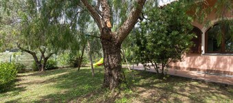 Wonderful  villa for 6 guests with WIFI, A/C, hot tub, TV, patio, pets allowed and panoramic view