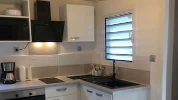 KylskÄp, mikrovÄgsugn, ugn och kaffe- och tebryggare