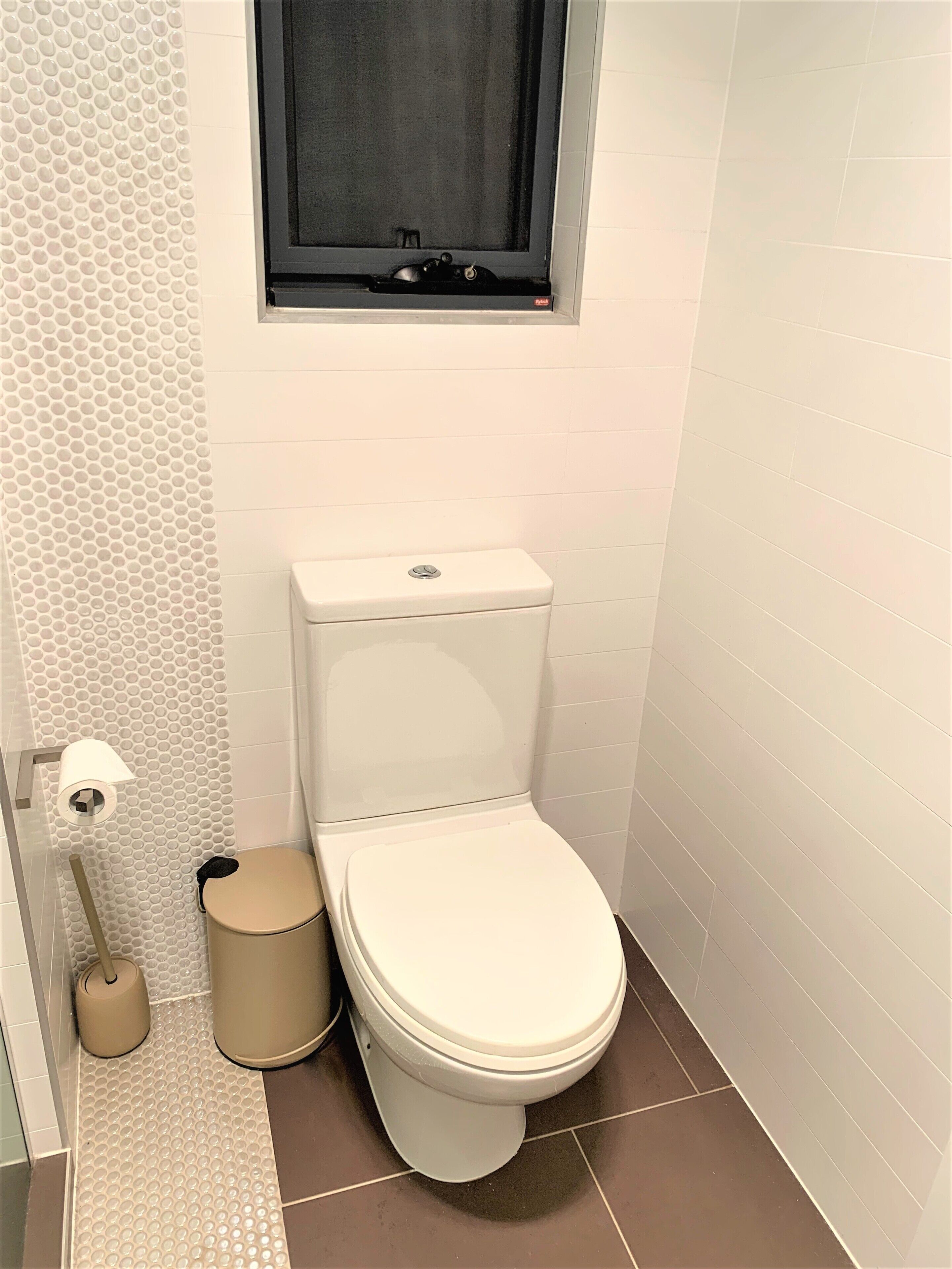 Bayside Port Melbourne Studio Apartment — image 20