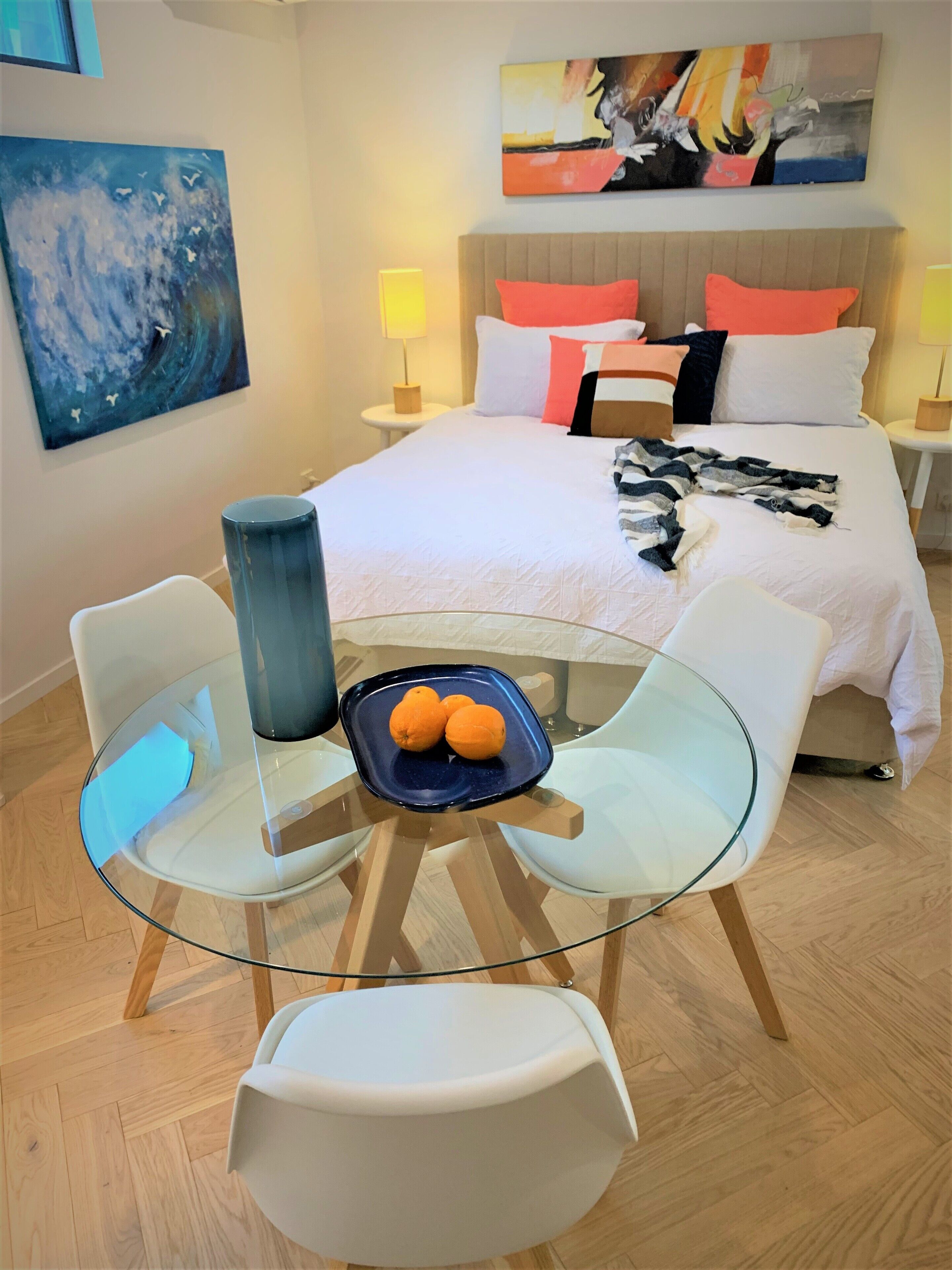 Bayside Port Melbourne Studio Apartment — image 13