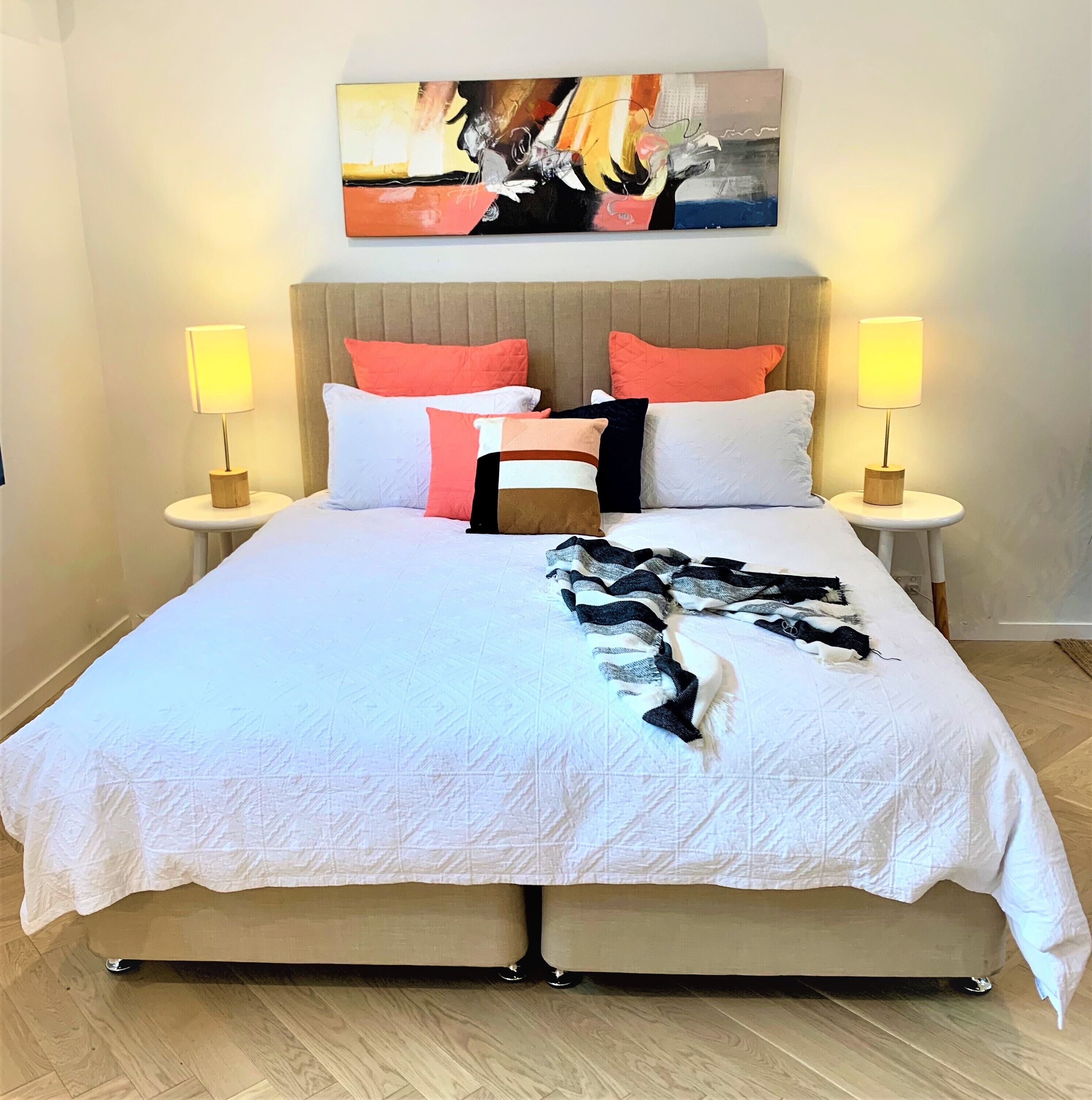 Bayside Port Melbourne Studio Apartment — image 11