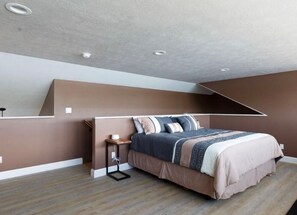 2 bedrooms, desk, iron/ironing board, free WiFi