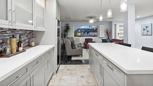 Unclassified image, 4 of 52, button - Cactus Manor, Heated Pool ! Putting Green!  Centrally located (Phoenix)