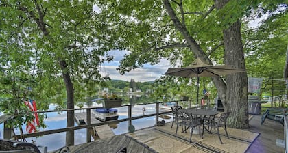 Riverfront Escape w/ Dock: 19 Mi to Saratoga!