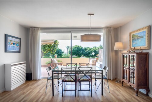BAIX BALIS accommodation for families. Beach 5 minutes walking