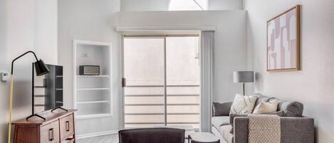 Fernseher, Stereoanlage