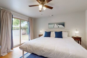 3 bedrooms, iron/ironing board, WiFi, bed sheets