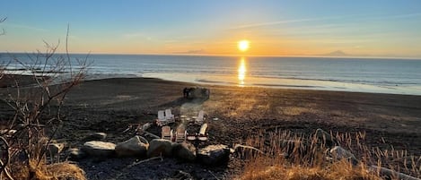 Ubicación a pie de playa, tumbonas y toallas de playa