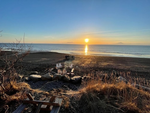 Beachfront Alaskan Lodge 