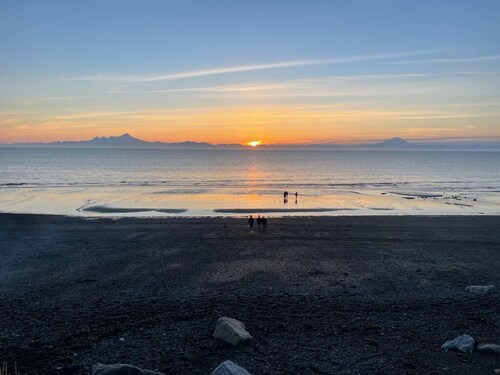 Beachfront Alaskan Lodge 