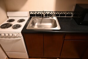 Habitación básica doble | Cocina privada