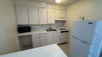 Basic Double Room | Free WiFi, bed sheets