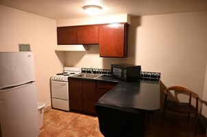 Basic Double Room | Private kitchen