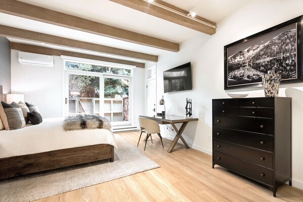 2 bedrooms, in-room safe, desk, free WiFi