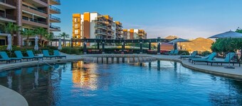 LUXURIOUS CONDO, RESORT STYLE AMENITIES, AWESOME OCEAN VIEWS!