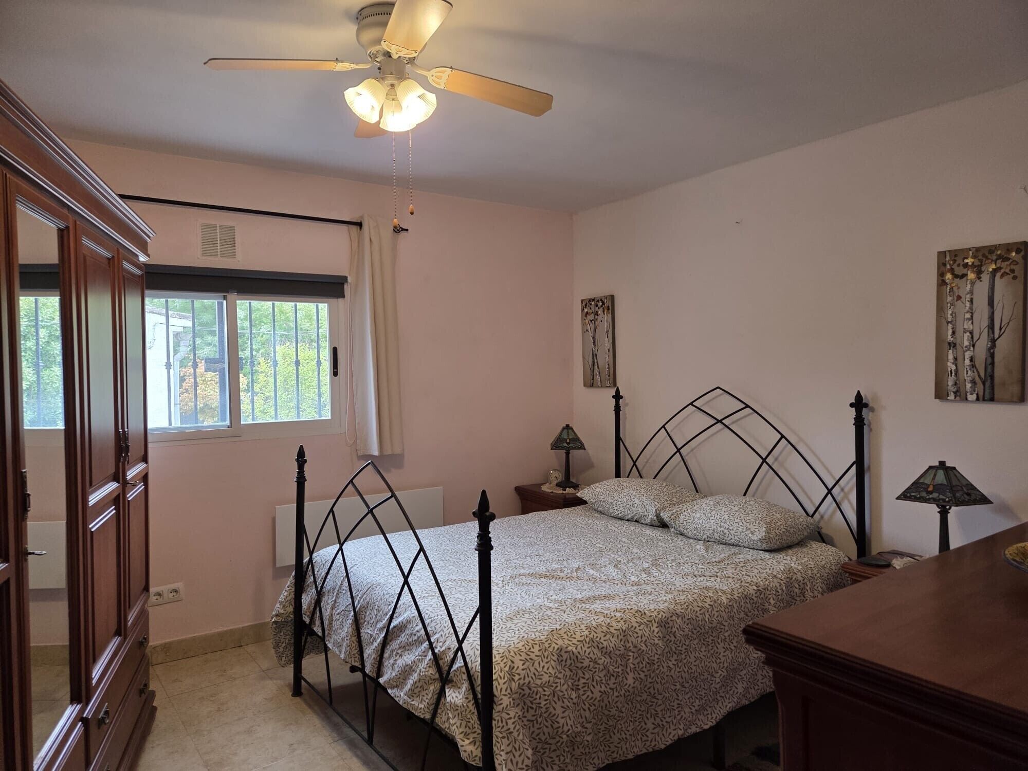 3 chambres, fer et planche à repasser, Wi-Fi gratuit, draps fournis